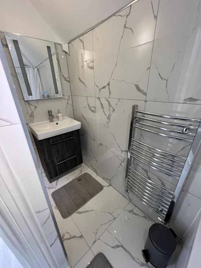 Lovely 2 Bedroom Flat With Roof Terrace In London Nw6 Exterior foto